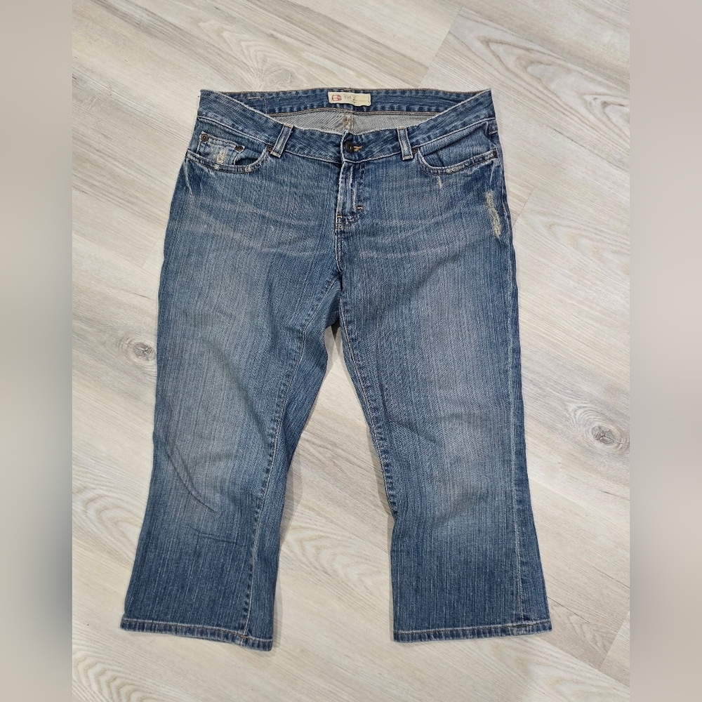 BKE Starlite Stretch Low Rise Jean Capris Distressing Size 30